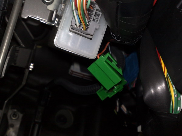 green connector.jpg